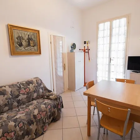 Azzurra 1- By Interhome Lido delle Nazioni
