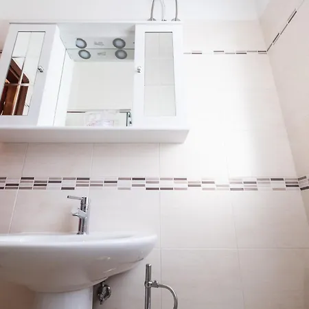 Azzurra 1- By Interhome Nyaraló Lido delle Nazioni