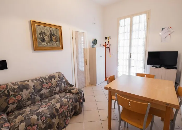 Azzurra 1- By Interhome Lido delle Nazioni